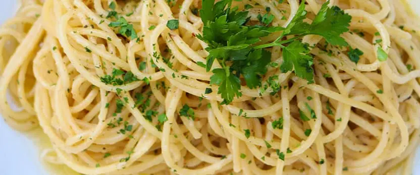 se muestra el platillo Aglio olio e peperonchino