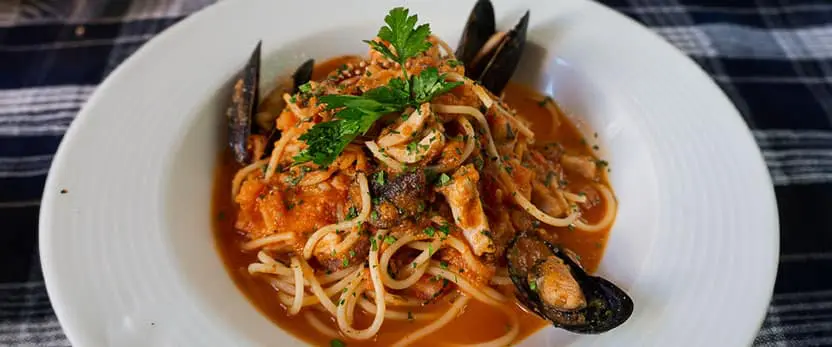 se muestra el platillo Spaghetti al frutti di mare